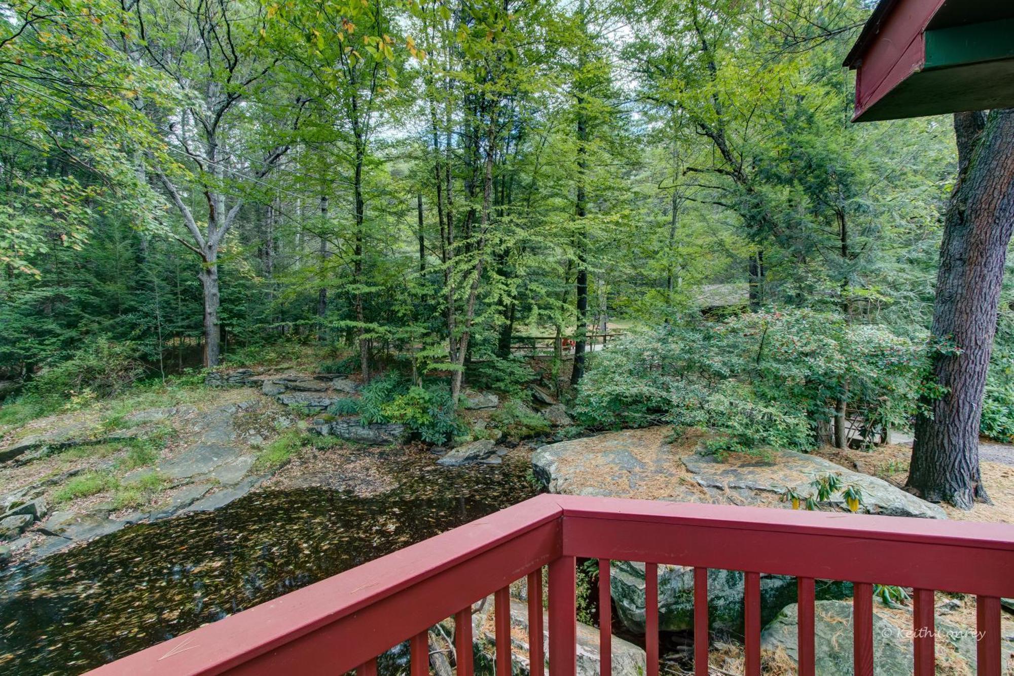 Magnolia Streamside Resort Canadensis Номер фото
