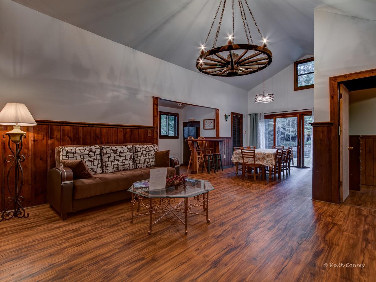 Magnolia Streamside Resort Canadensis Экстерьер фото