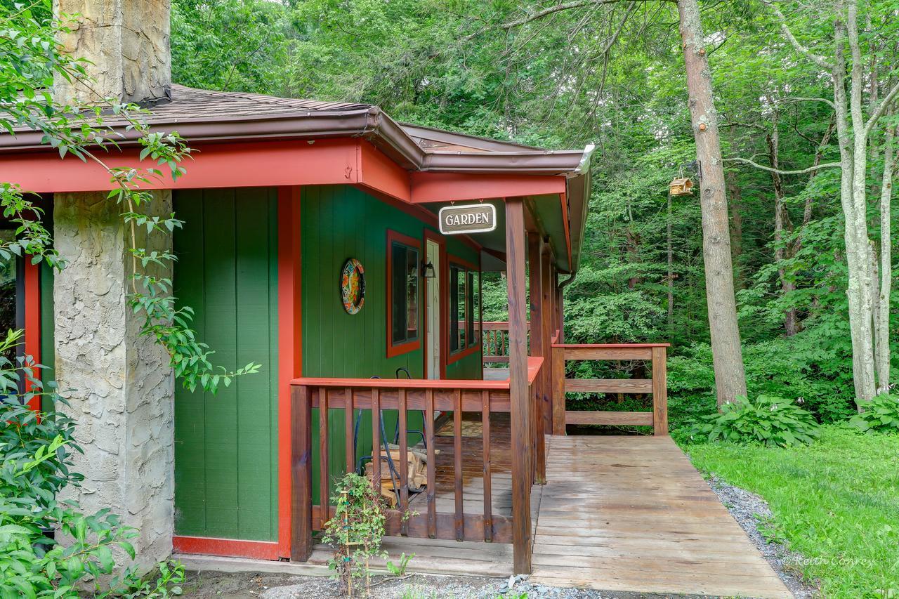 Magnolia Streamside Resort Canadensis Номер фото